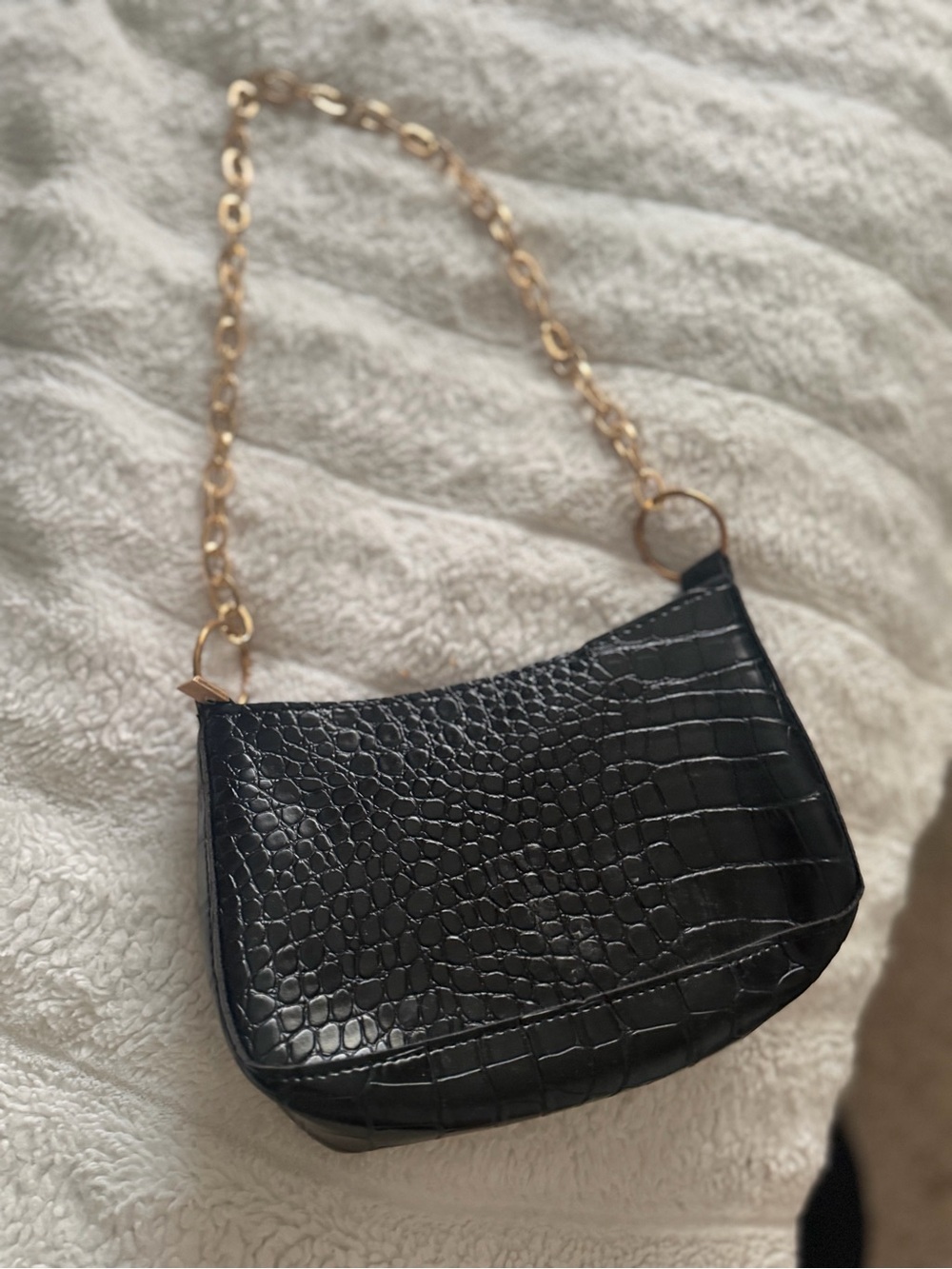 Trendy boutique Black Croc-Embossed Shoulder Bag with Gold Chain Strap